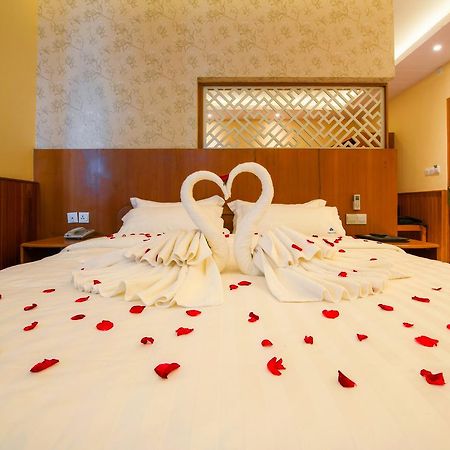Unity Hotel Mandalay Exterior foto