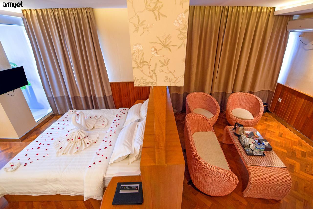 Unity Hotel Mandalay Exterior foto